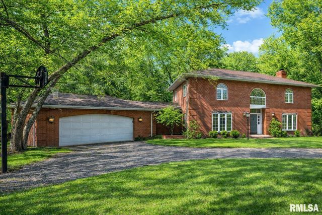 319 W RAVINWOODS Road, Peoria, IL 61615