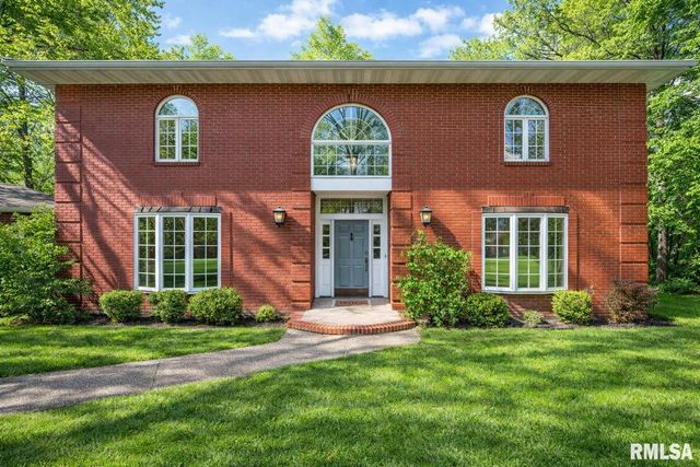 319 W RAVINWOODS Road, Peoria, IL 61615