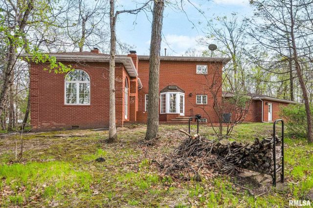 319 W RAVINWOODS Road, Peoria, IL 61615