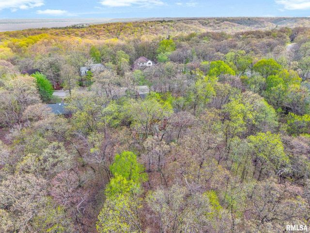 319 W RAVINWOODS Road, Peoria, IL 61615