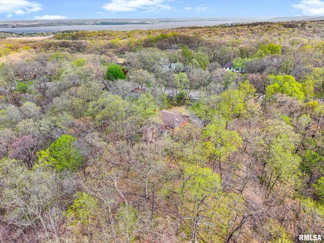 319 W RAVINWOODS Road, Peoria, IL 61615