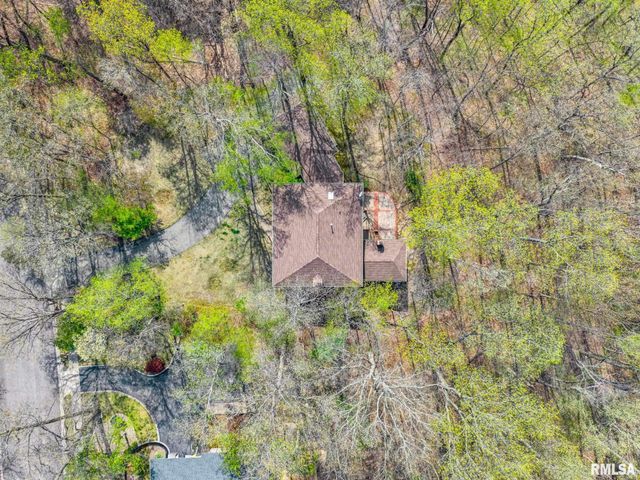 319 W RAVINWOODS Road, Peoria, IL 61615