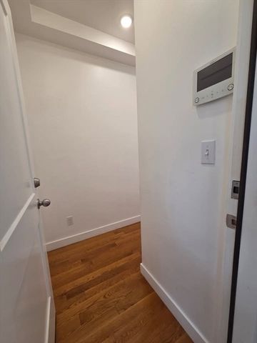 16 Fifth St 11, Chelsea, MA 02150