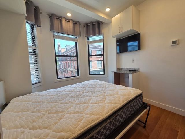 16 Fifth St 11, Chelsea, MA 02150