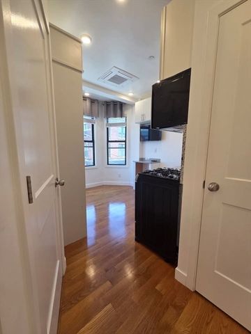 16 Fifth St 11, Chelsea, MA 02150