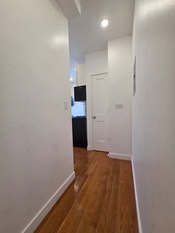 16 Fifth St 11, Chelsea, MA 02150