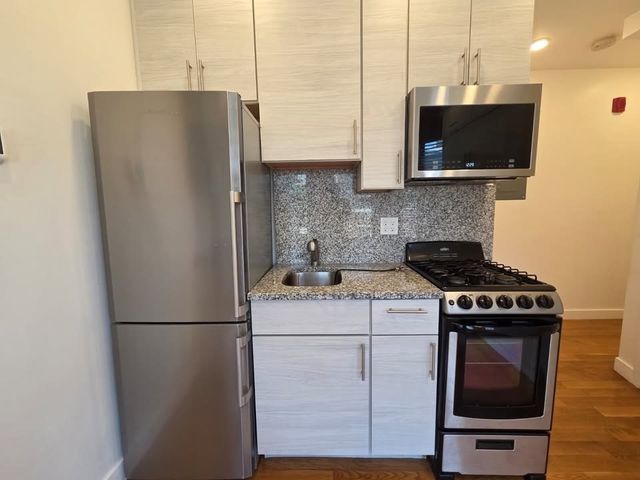 16 Fifth St 11, Chelsea, MA 02150