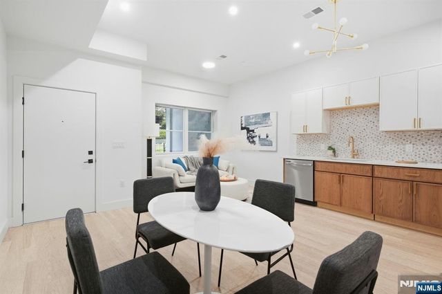 647 10th Street, Newark, NJ 07108