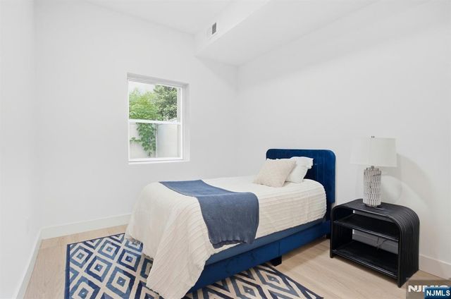647 10th Street, Newark, NJ 07108
