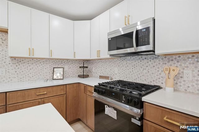 647 10th Street, Newark, NJ 07108