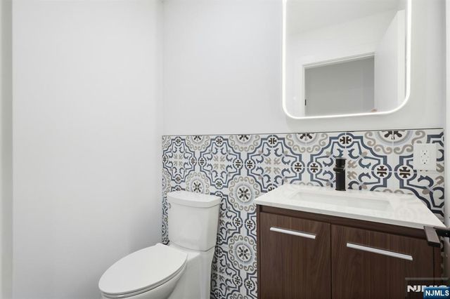 647 10th Street, Newark, NJ 07108