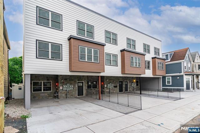 647 10th Street, Newark, NJ 07108