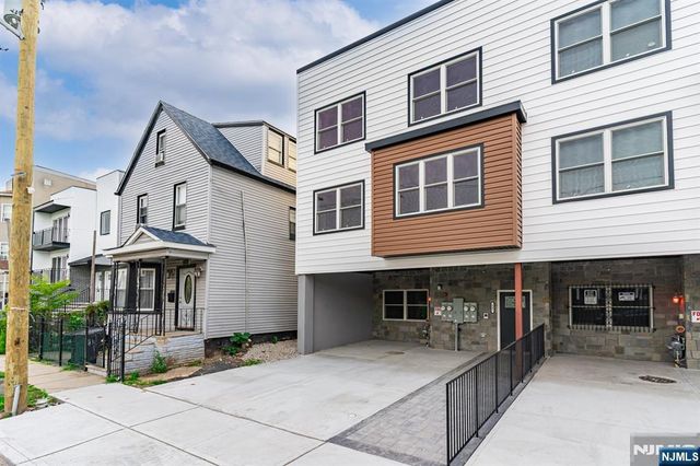 647 10th Street, Newark, NJ 07108