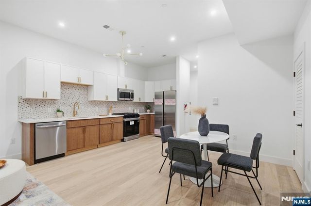 647 10th Street, Newark, NJ 07108