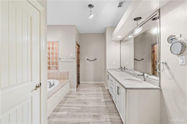 3514 Los Lagos Drive, Edinburg, TX 78542