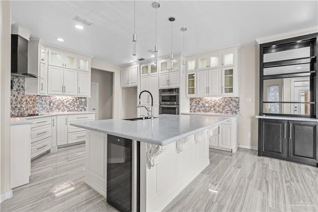 3514 Los Lagos Drive, Edinburg, TX 78542