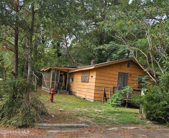 601 Roanoke Street, Windsor, NC 27983