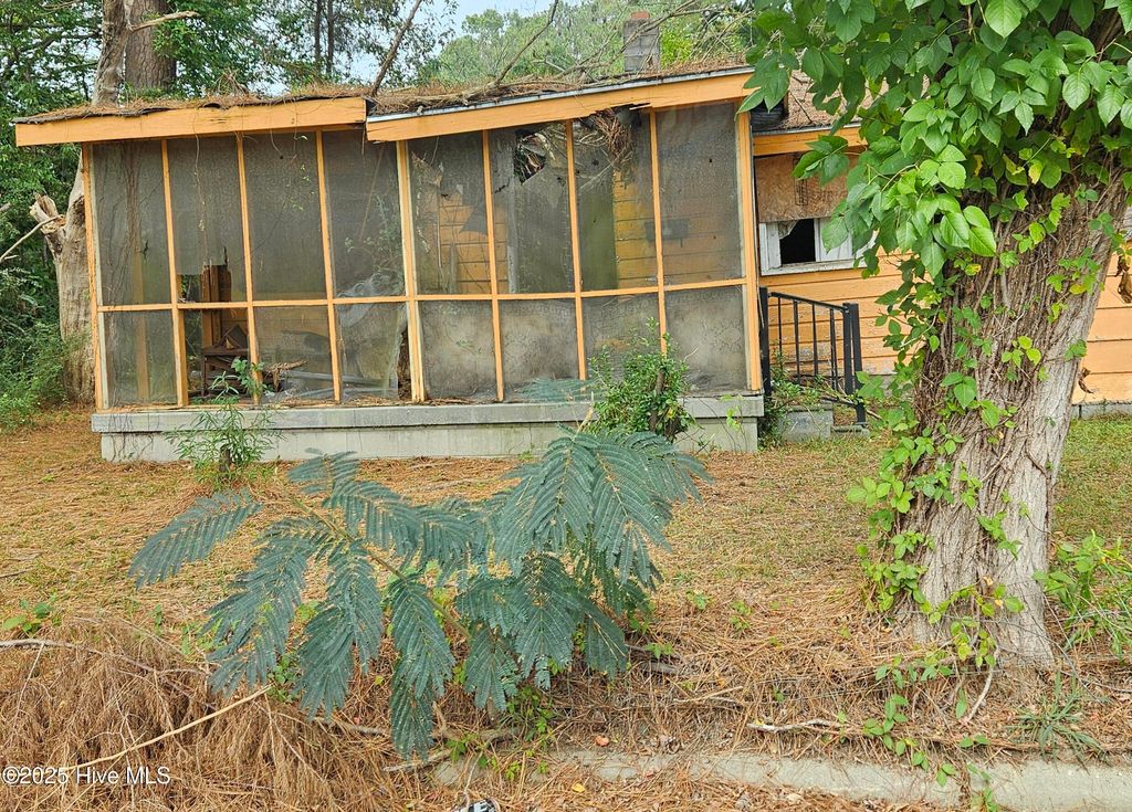 601 Roanoke Street, Windsor, NC 27983