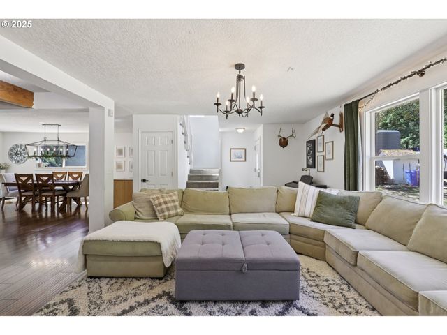 21621 S UPPER HIGHLAND Rd, Beavercreek, OR 97004