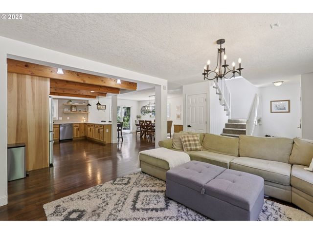 21621 S UPPER HIGHLAND Rd, Beavercreek, OR 97004