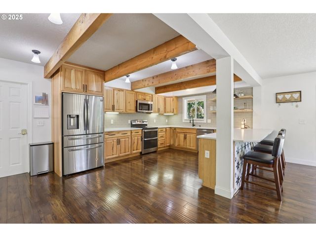 21621 S UPPER HIGHLAND Rd, Beavercreek, OR 97004