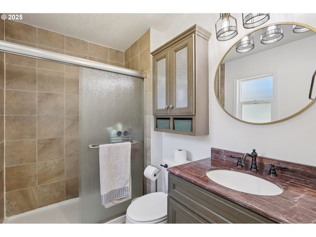 21621 S UPPER HIGHLAND Rd, Beavercreek, OR 97004