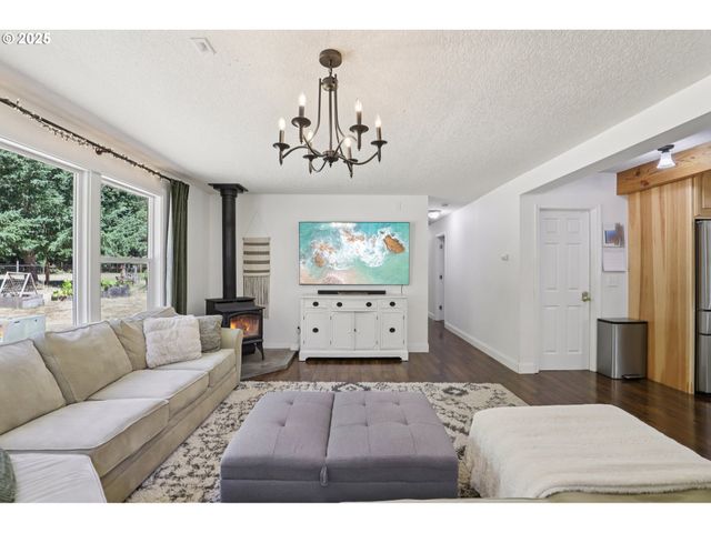 21621 S UPPER HIGHLAND Rd, Beavercreek, OR 97004