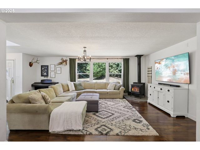 21621 S UPPER HIGHLAND Rd, Beavercreek, OR 97004