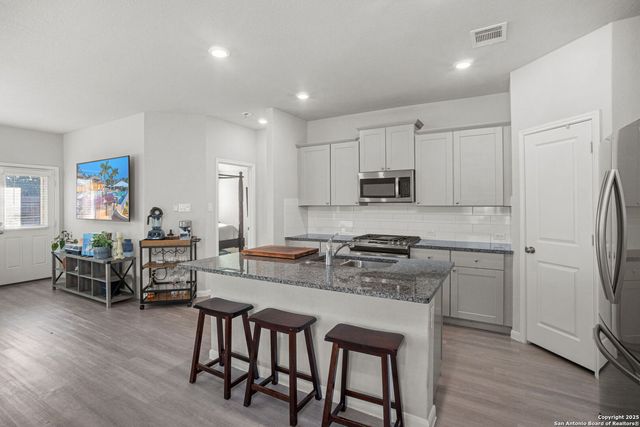 15046 Gelding Hts, San Antonio, TX 78245