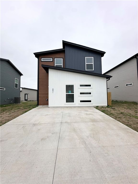 891 Boardwalk Avenue, Bentonville, AR 72713