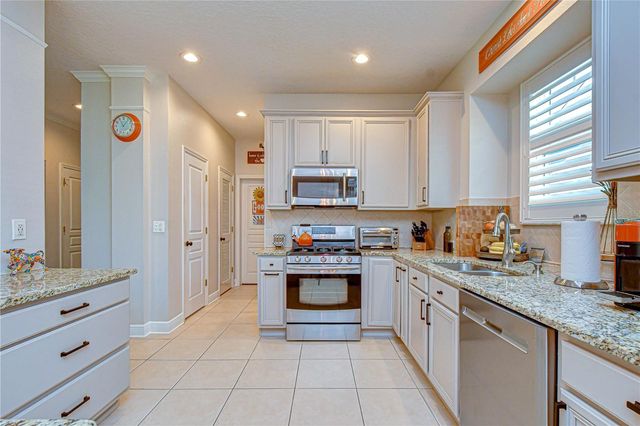 6135 CHURCHSIDE DRIVE, Lithia, FL 33547