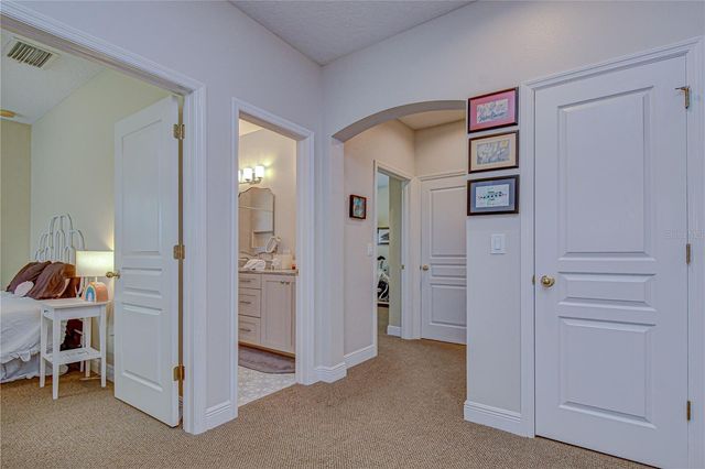 6135 CHURCHSIDE DRIVE, Lithia, FL 33547