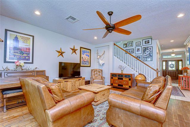 6135 CHURCHSIDE DRIVE, Lithia, FL 33547