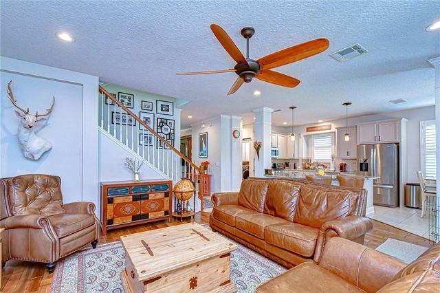 6135 CHURCHSIDE DRIVE, Lithia, FL 33547