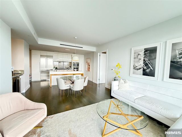 320 Adolphus Avenue 321, Cliffside Park, NJ 07010