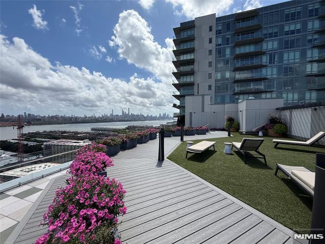 320 Adolphus Avenue 321, Cliffside Park, NJ 07010