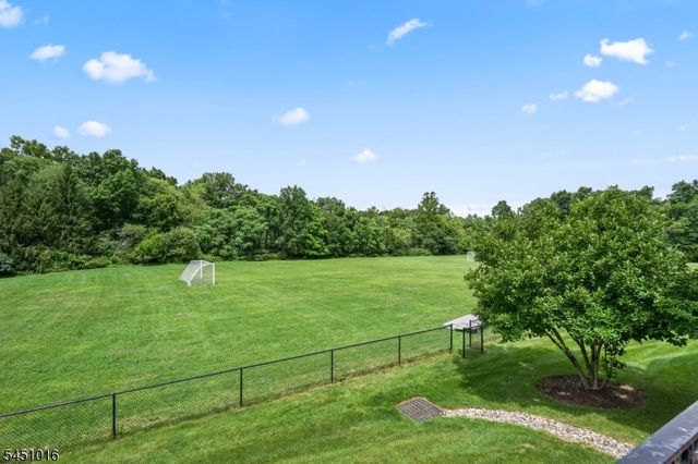 89 Park Edge 3F, Berkeley Heights Twp., NJ 07922