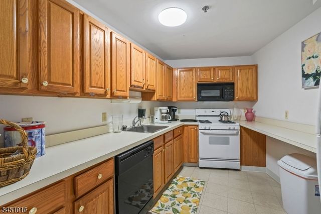 89 Park Edge 3F, Berkeley Heights Twp., NJ 07922