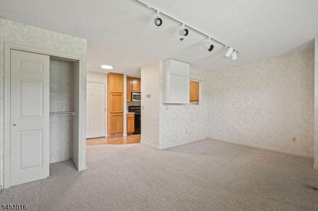 89 Park Edge 3F, Berkeley Heights Twp., NJ 07922