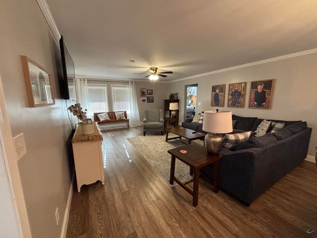 210 Oak Forest Lane, Warner Robins, GA 31088