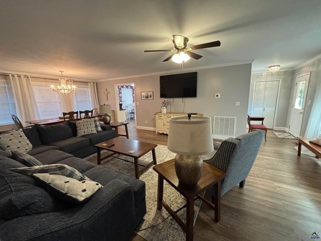 210 Oak Forest Lane, Warner Robins, GA 31088