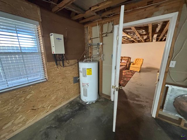 210 Oak Forest Lane, Warner Robins, GA 31088