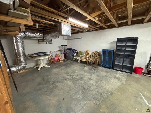 210 Oak Forest Lane, Warner Robins, GA 31088