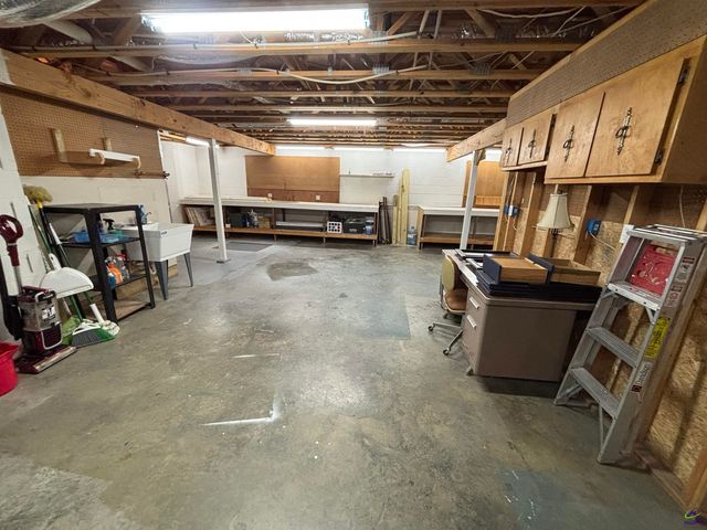 210 Oak Forest Lane, Warner Robins, GA 31088