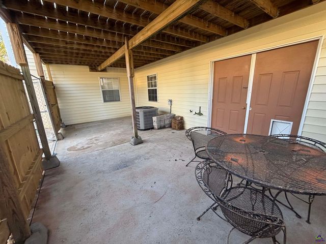 210 Oak Forest Lane, Warner Robins, GA 31088