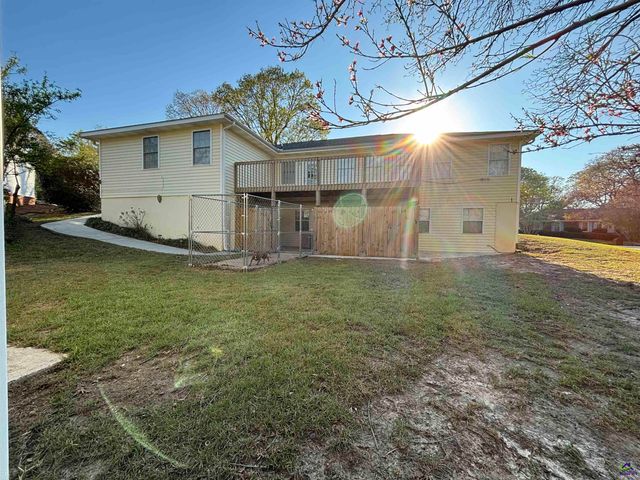 210 Oak Forest Lane, Warner Robins, GA 31088