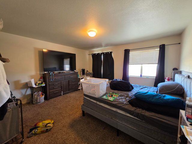 352 SNYDER AVE, Cheyenne, WY 82007