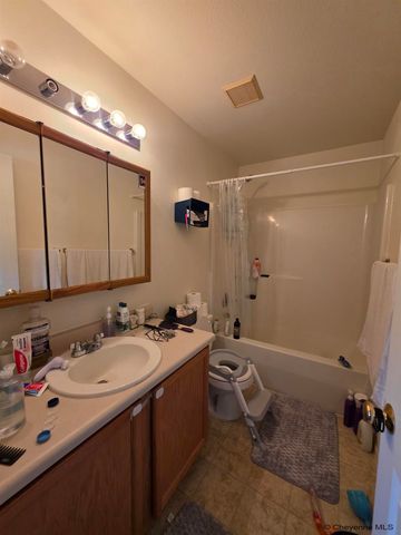 352 SNYDER AVE, Cheyenne, WY 82007