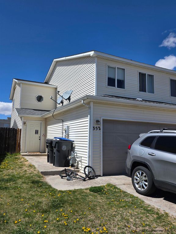 352 SNYDER AVE, Cheyenne, WY 82007