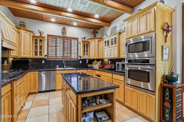 1133 CALLE LOMAS Drive, El Paso, TX 79912